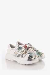Спортни дамски обувки в бяло с цветен принт